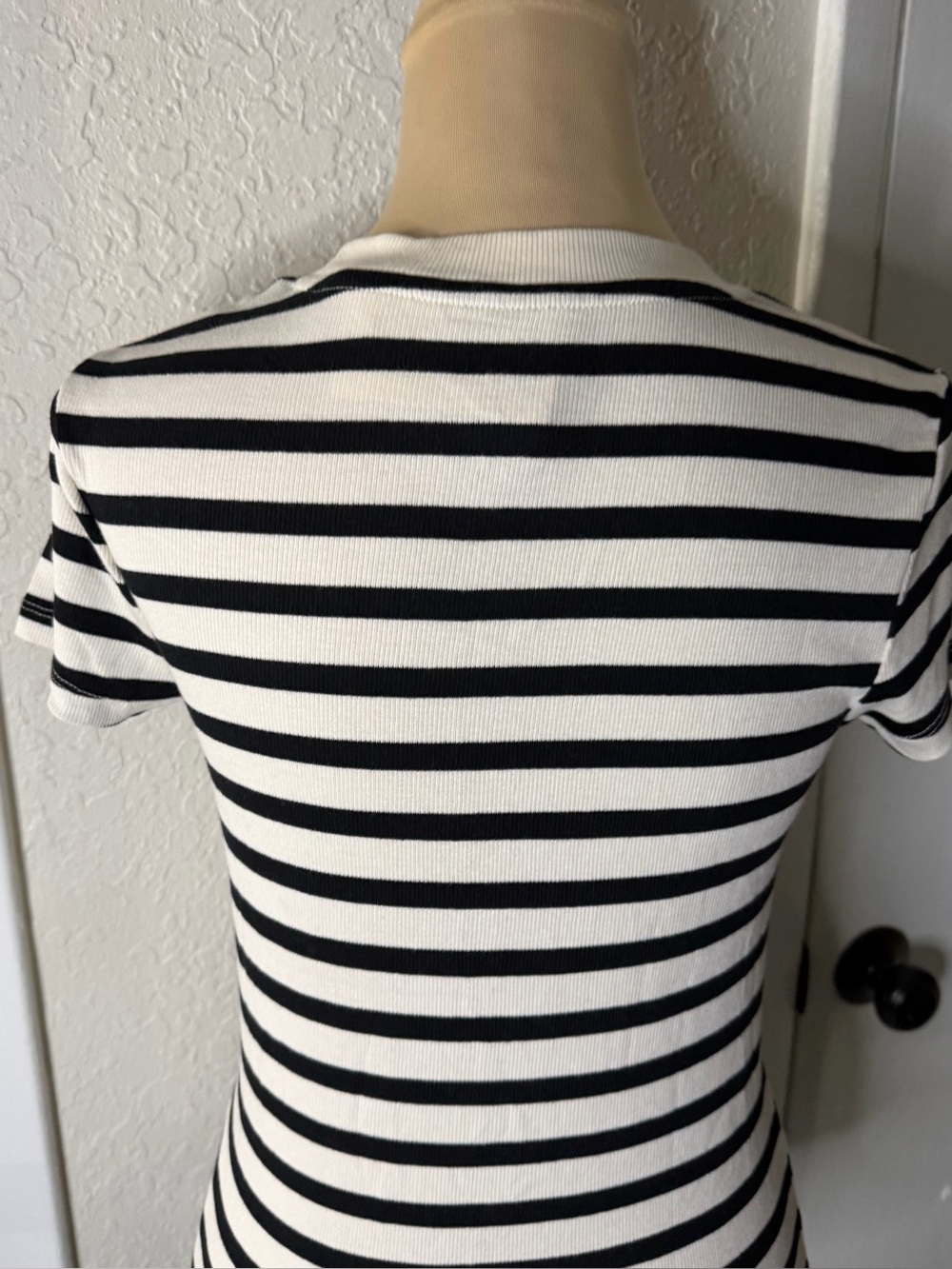 A New Day Black and Cream Striped Short Sleeve Top S Casual Ribbed Crewneck Tee - Picture 6 of 6